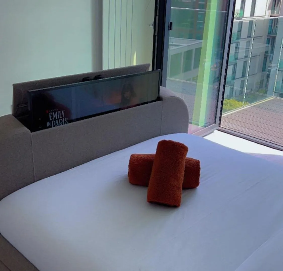 לונדון Ds Rentals - Entire 1 Bedroom Apartment
