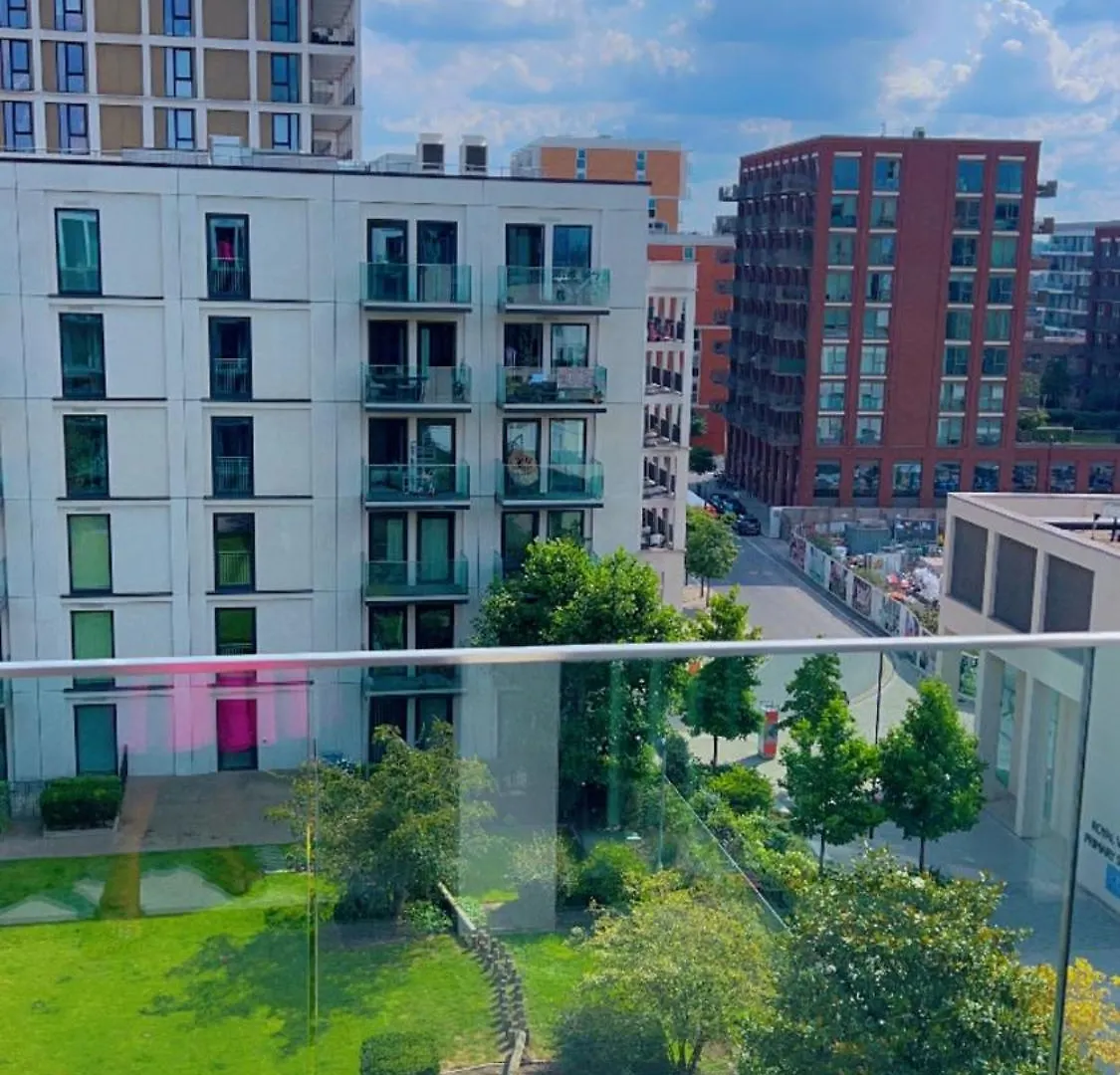 Ds Rentals - Entire 1 Bedroom Apartment London 0*,