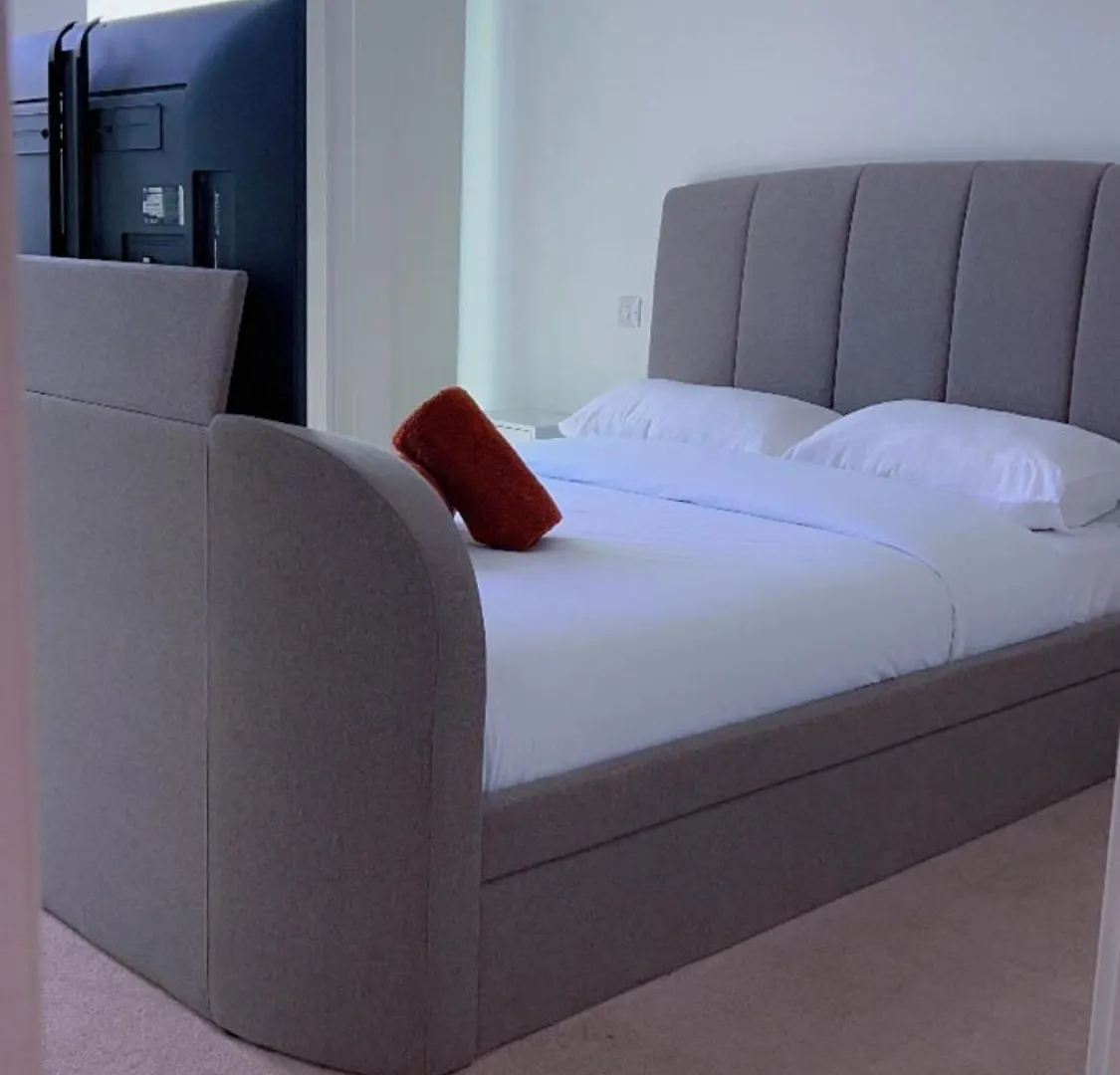 Ds Rentals - Entire 1 Bedroom Apartment London