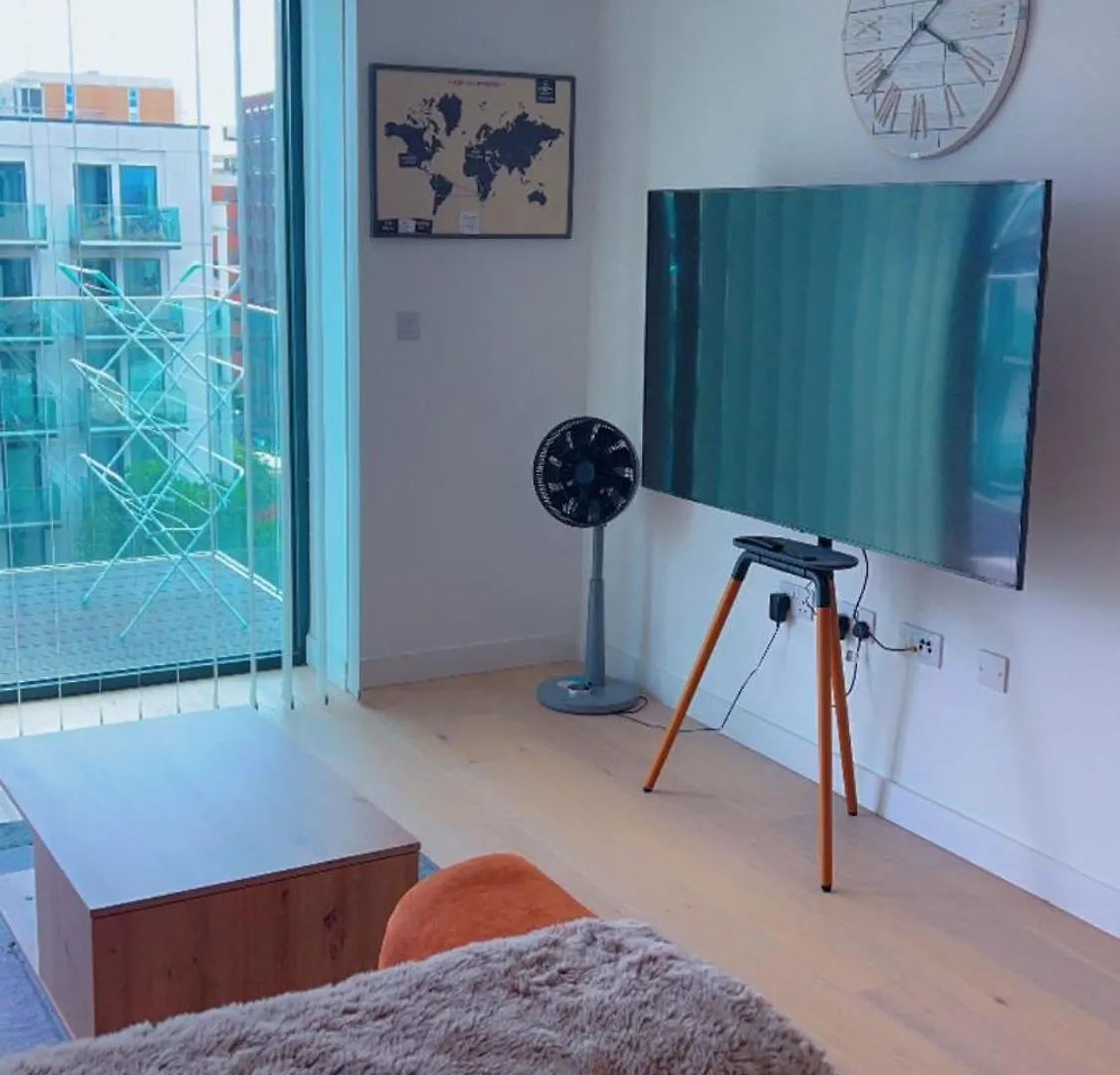 Ds Rentals - Entire 1 Bedroom Apartment London